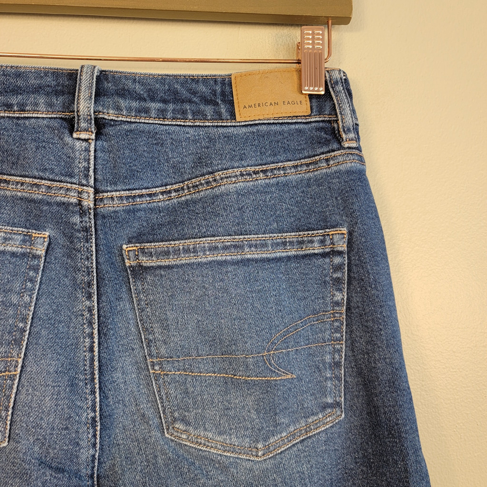 American Eagle Mom Jeans Hi Rise Medium Blue Wash Stretch Relaxed Fit AE 4 Long - Picture 7 of 12